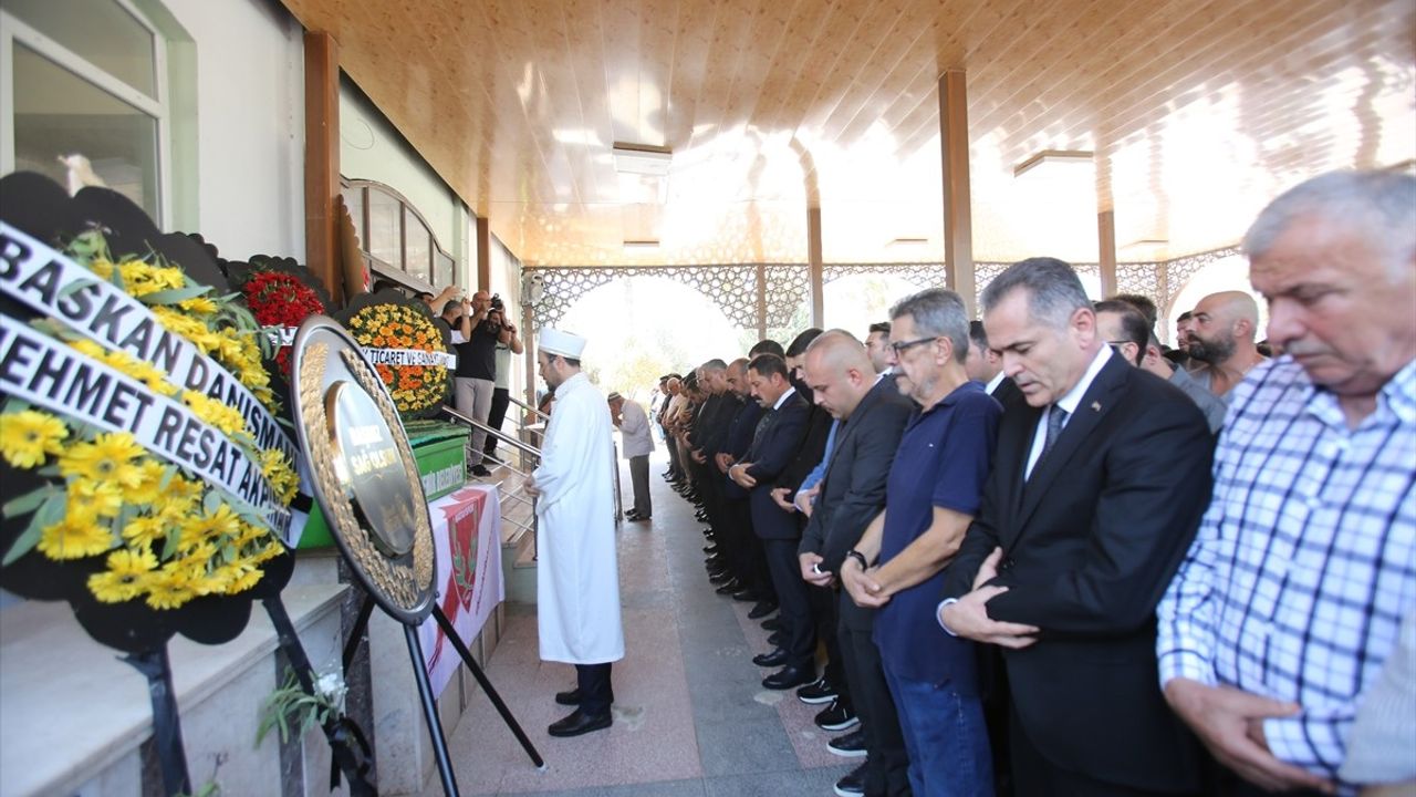 Hatayspor'un Eski Başkanı Mehmet Şaşmaz Son Yolculuğuna Uğurlandı