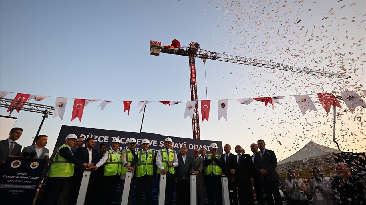 Hisarcıklıoğlu: 30 Milyar TL'lik Nefes Kredisi 1 Haftada Tükendi, Düzce'ye Yeni DTSO Hizmet Binası