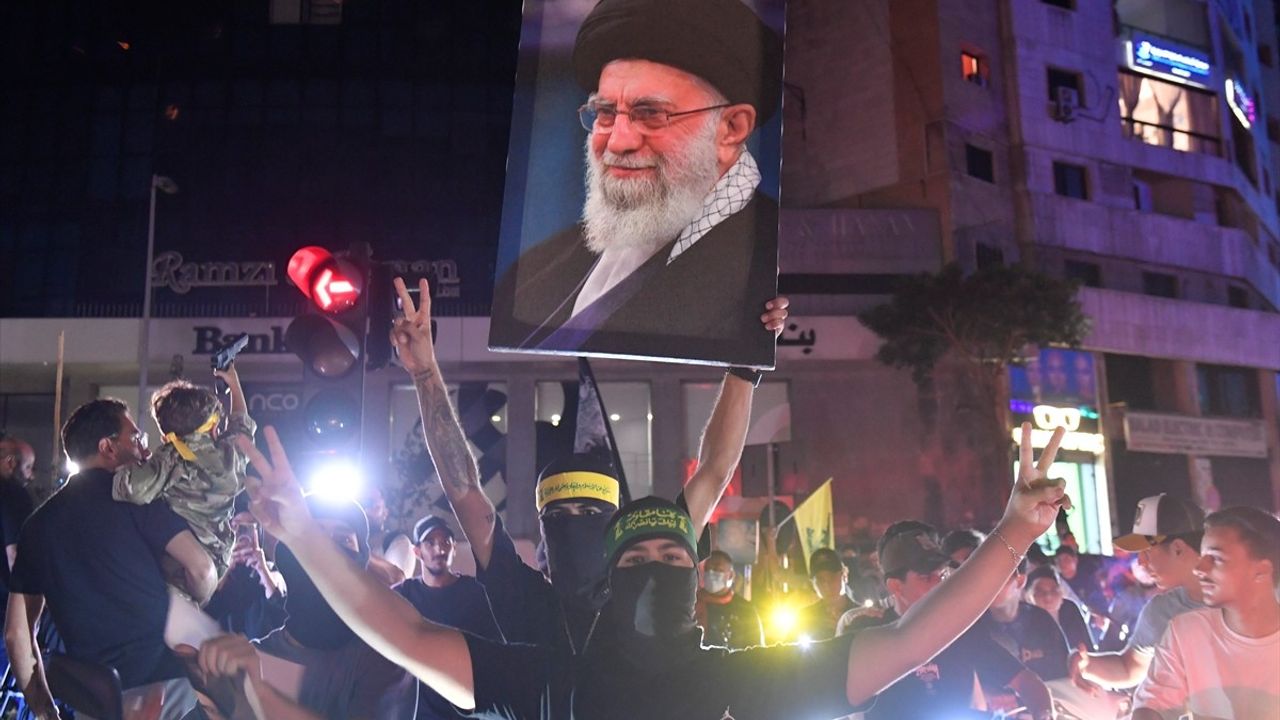 Hizbullah Destekçilerinden Hükümete Protesto: Silahların Kontrolü Tartışılıyor