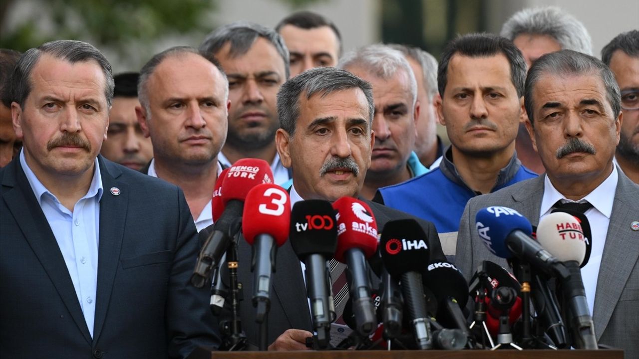 Hükümetten Memur Taban Aylığına 1000 TL Teklifi