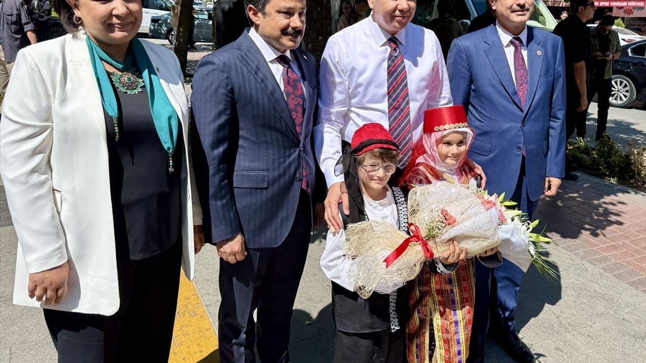 İçişleri Bakanı Ali Yerlikaya Kırşehir'de: Valilik ve Esnaf Ziyaretleri