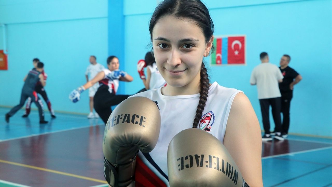 İdilnur Aslan, Avrupa Savate Şampiyonası'nda Türkiye'yi Temsil Edecek