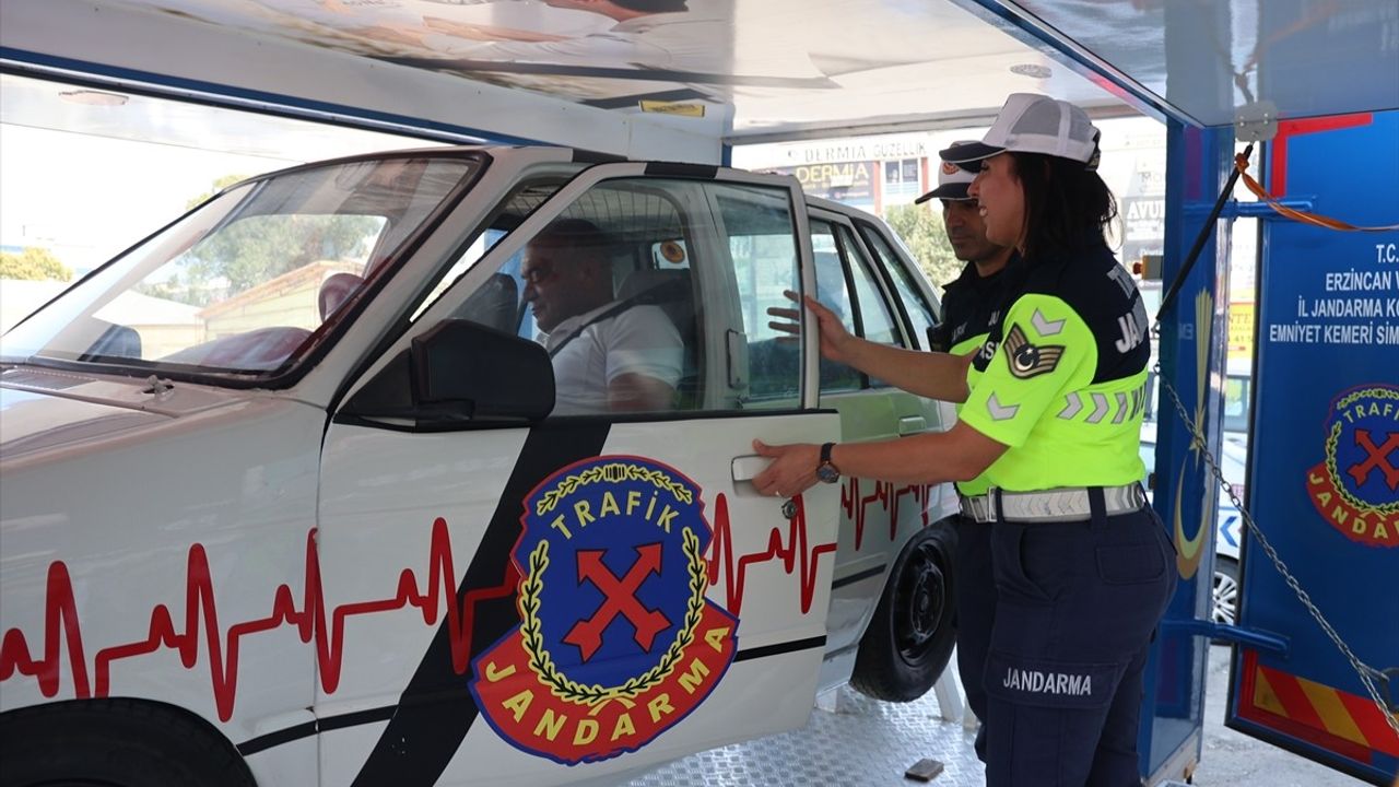 İğdır'da Jandarma Simülasyonu: Emniyet Kemeri Hayat Kurtarıyor