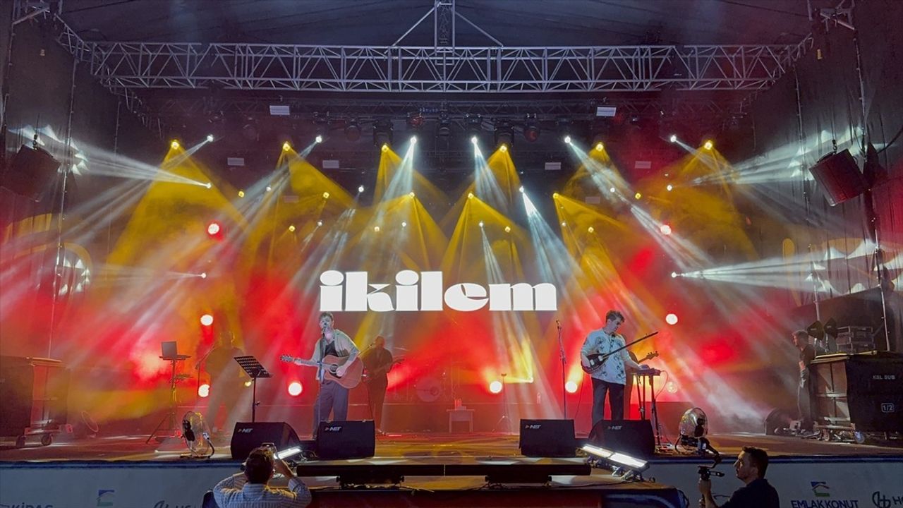 İkilem'den Coşkulu Konser: Kahramanmaraş Uluslararası Geleneksel Ağustos Fuarı'nda