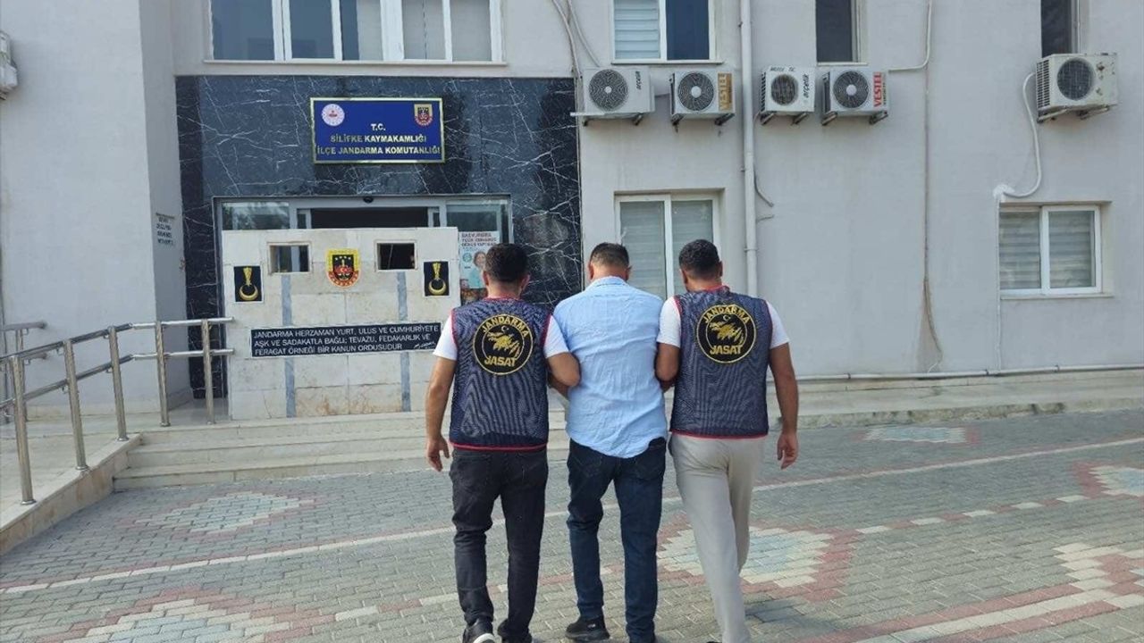 Interpol Kırmızı Bültenli Dolandırıcı Mersin'de Yakalandı