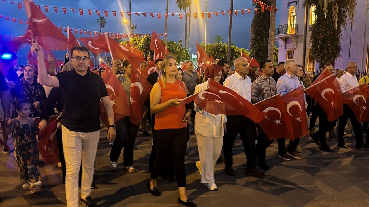 İskenderun'da 30 Ağustos Zafer Bayramı Fener Alayı