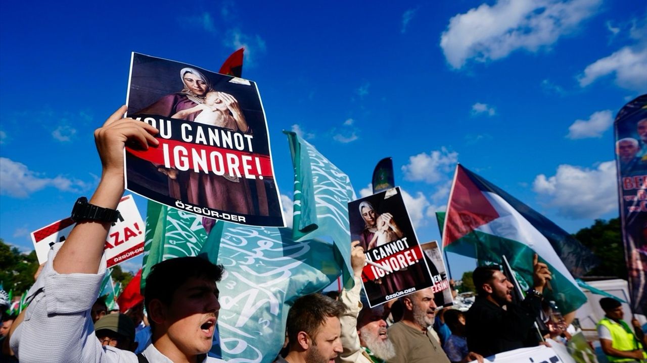 İsrail'in Filistin İle İlgili Saldırılarına Protesto: ABD Konsolosluğu Önünde Büyük Gösteri