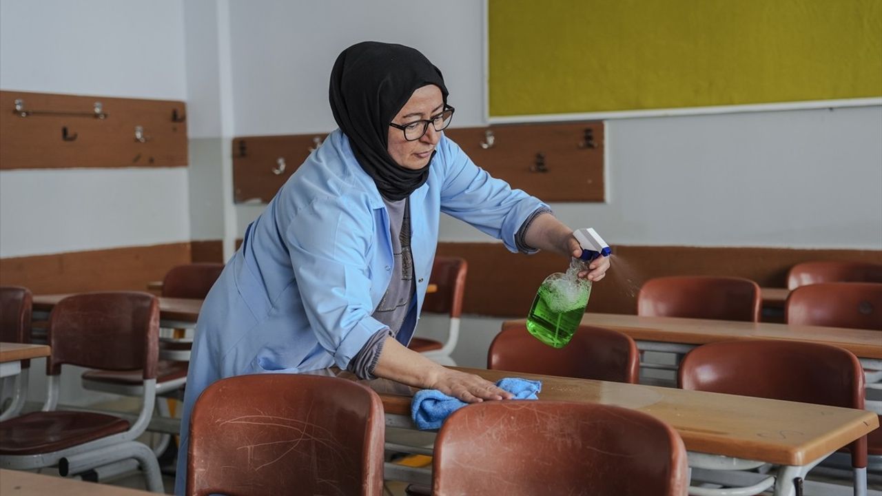 İstanbul'da okullar ilk ders ziline hazırlanıyor — 650 milyon liralık bakım tamam