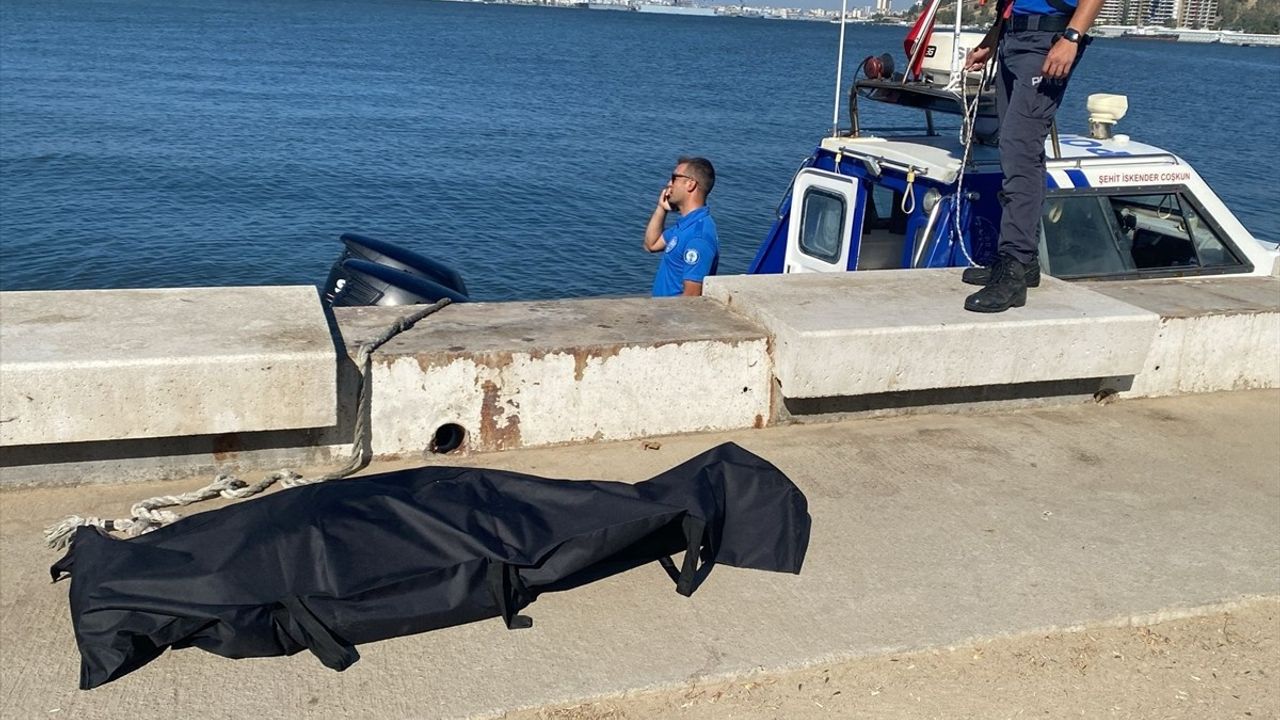 İzmir Bayraklı'da Denizde Erkek Cesedi: 1 Şüpheli Gözaltında