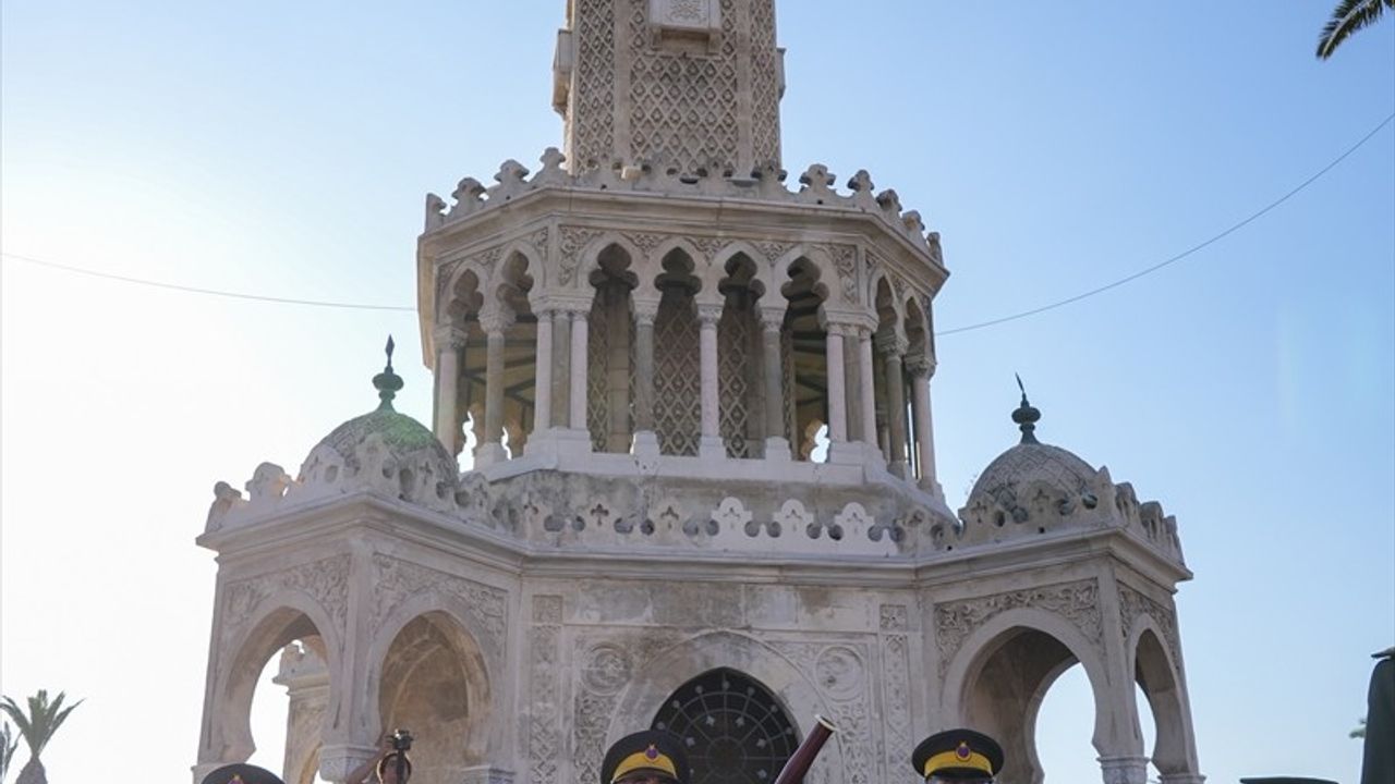 İzmir'de 30 Ağustos Zafer Bayramı Kutlaması — Vali Süleyman Elban Konuştu