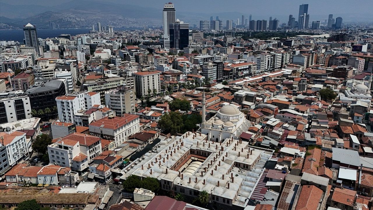 İzmir'de Planlı Su Kesintilerine Hazırlık: Depo ve Kovalarla Tedbirler Alındı