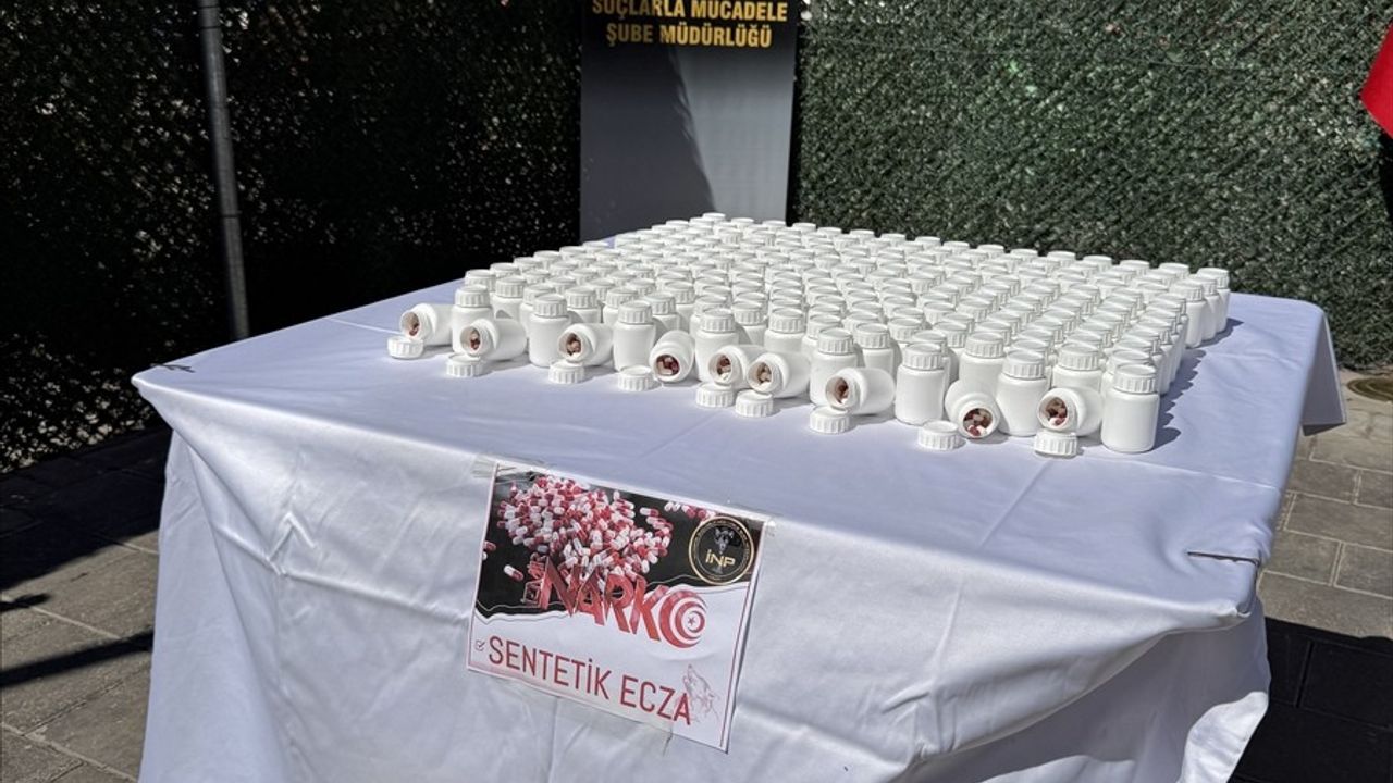 İzmir'de Uyuşturucu Operasyonları: 228 Gözaltı, 133 Tutuklama