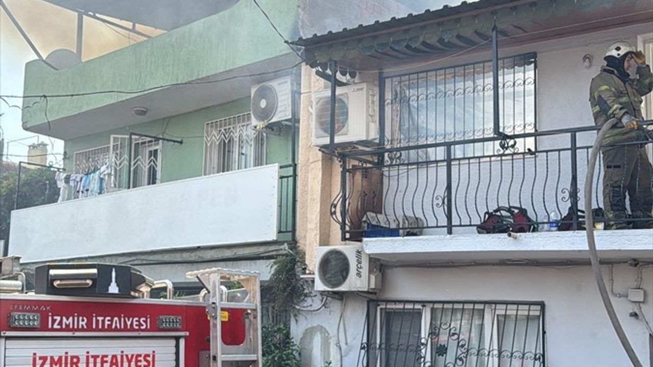 İzmir Konak'ta Ev Yangını Kontrol Altına Alındı — Kadriye Mah. 628. Sokak
