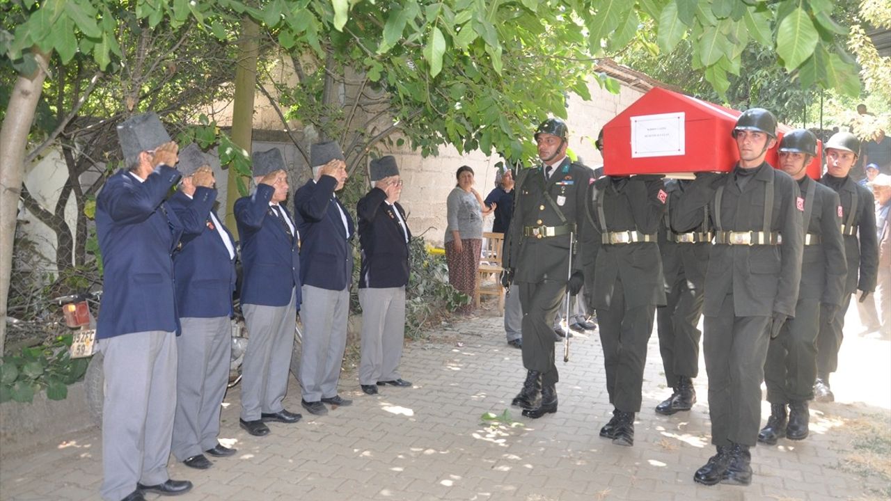 İzmir Ödemiş’te Kıbrıs Gazisi Hüseyin Suluçay Askeri Törenle Uğurlandı