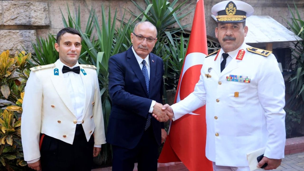 Kahire'de 30 Ağustos Ordu Günü: Türkiye-Mısır Savunma İşbirliği Öne Çıktı