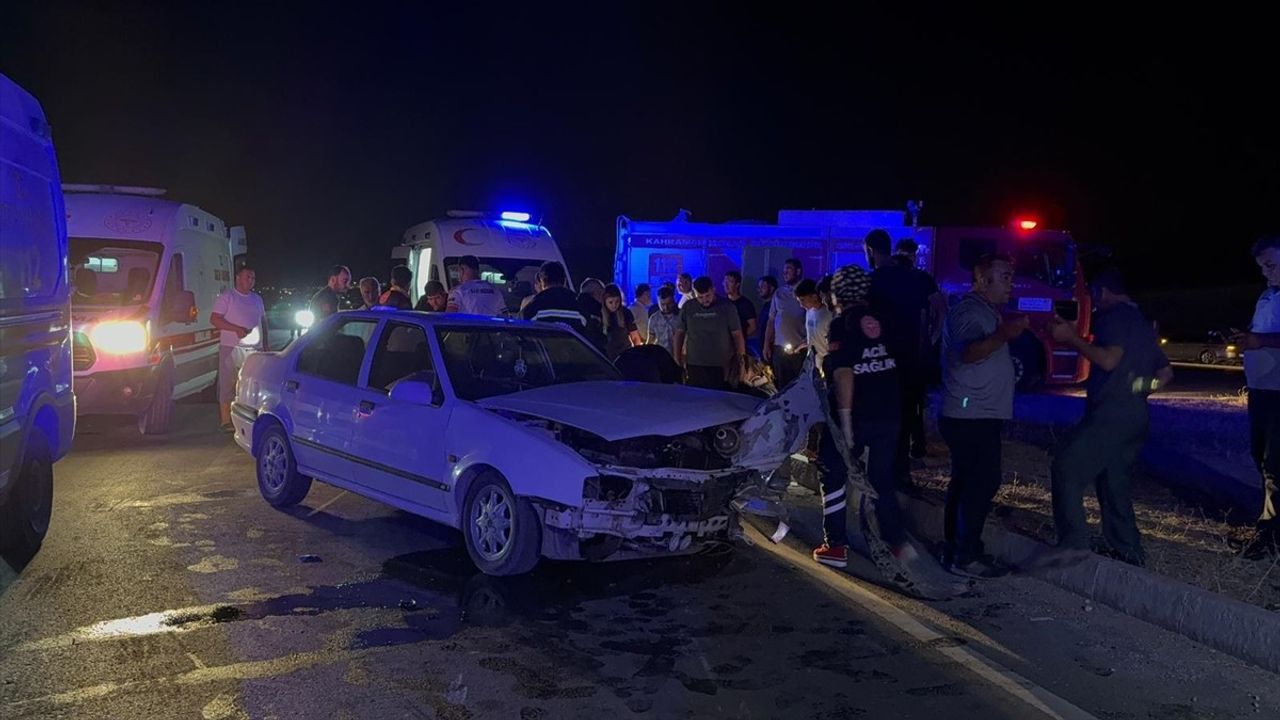 Kahramanmaraş Afşin'de İki Otomobil Çarpıştı: 10 Yaralı