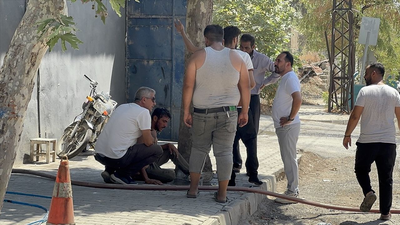 Kahramanmaraş Dulkadiroğlu'nda İş Yerinde Yangın Söndürüldü