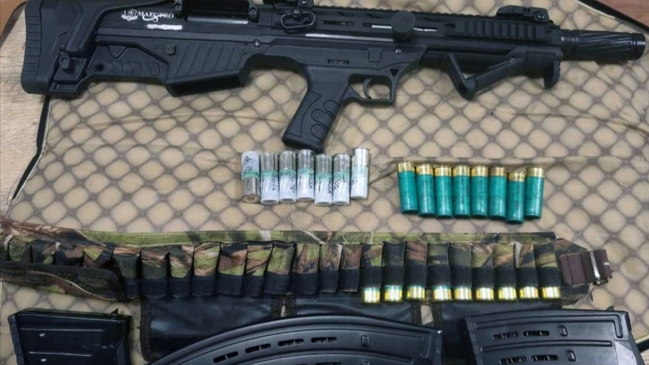 Kahramanmaraş'ta 33 Şüpheli Tutuklandı: Arama Operasyonunda Silah ve Uyuşturucu Ele Geçirildi