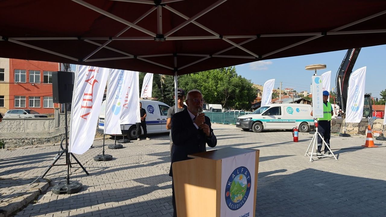 Kalfat Beldesinde Doğal Gaz Sevinci: İlk Konutlara Hizmet Verildi