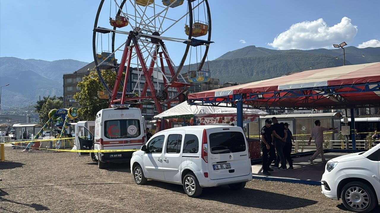 Karabük'te Lunaparkta Bir Kişi Ölü Bulundu: Yüksel Tarı (62)