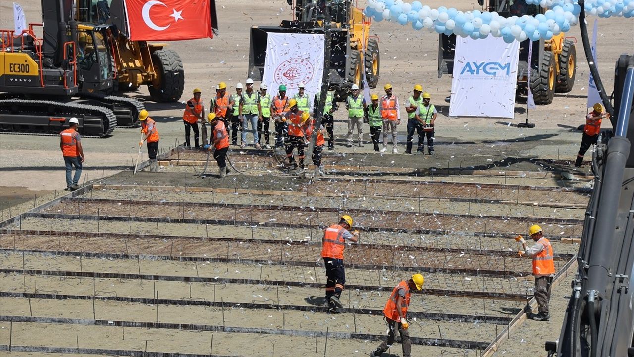 Kars-Iğdır-Aralık-Dilucu Demir Yolu Temel Atıldı — Uraloğlu: 'Bir demir yolundan çok daha fazlası'