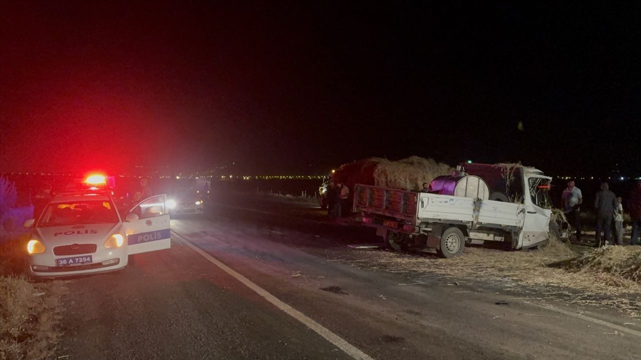 Kars'ta Trafik Kazası: 1 Ölü, 3 Yaralı