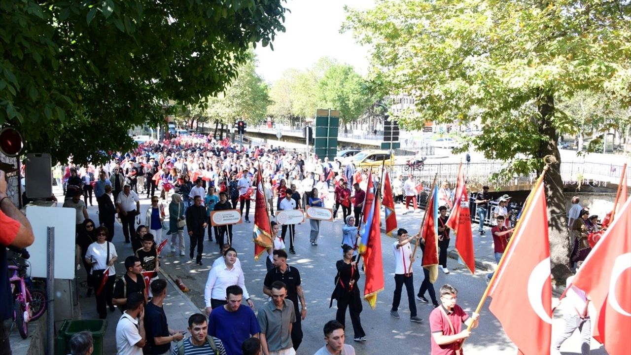 Kastamonu'da Şapka İnkılabı 100. Yılı: Atatürk'ün Gelişi Anıldı