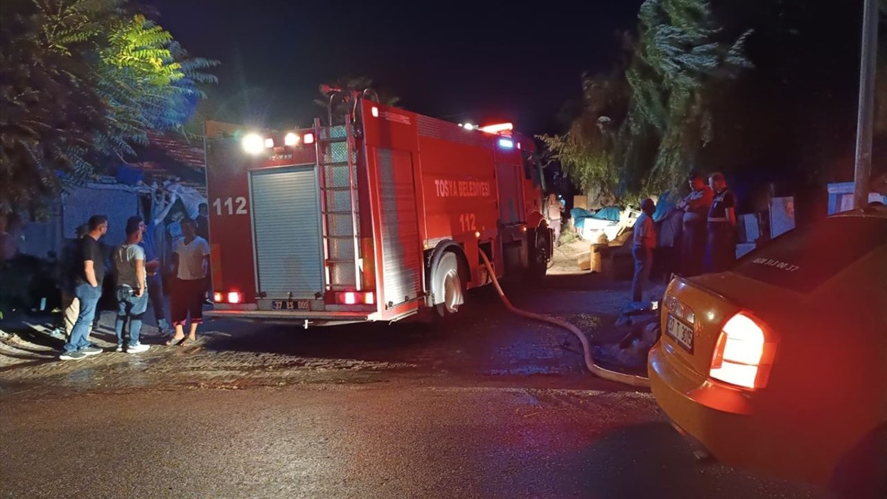 Kastamonu'da Yangın! 3 Ev Kullanılamaz Hale Geldi