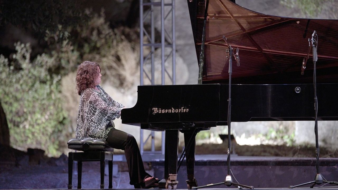 Katya Apekisheva, 22. Gümüşlük Müzik Festivali'nde Büyüledi