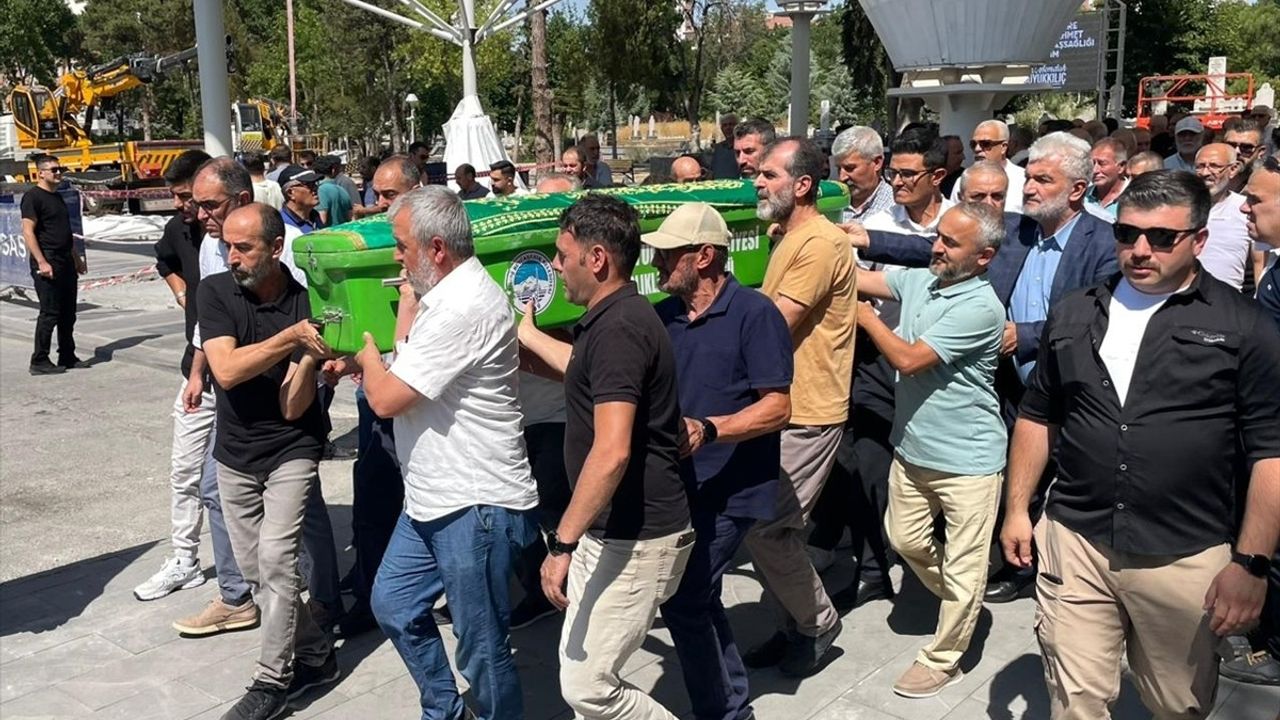 Kayseri'de Karbonmonoksit Zehirlenmesi: Çadırda Ölen Çift İçin Tören