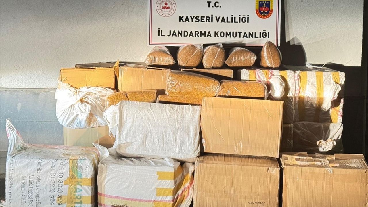Kayseri'de Yolcu Otobüsünde 750 Kilogram Kaçak Tütün Ele Geçirildi