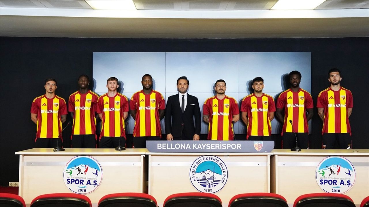 Kayserispor 8 Yeni Transferini Tanıttı