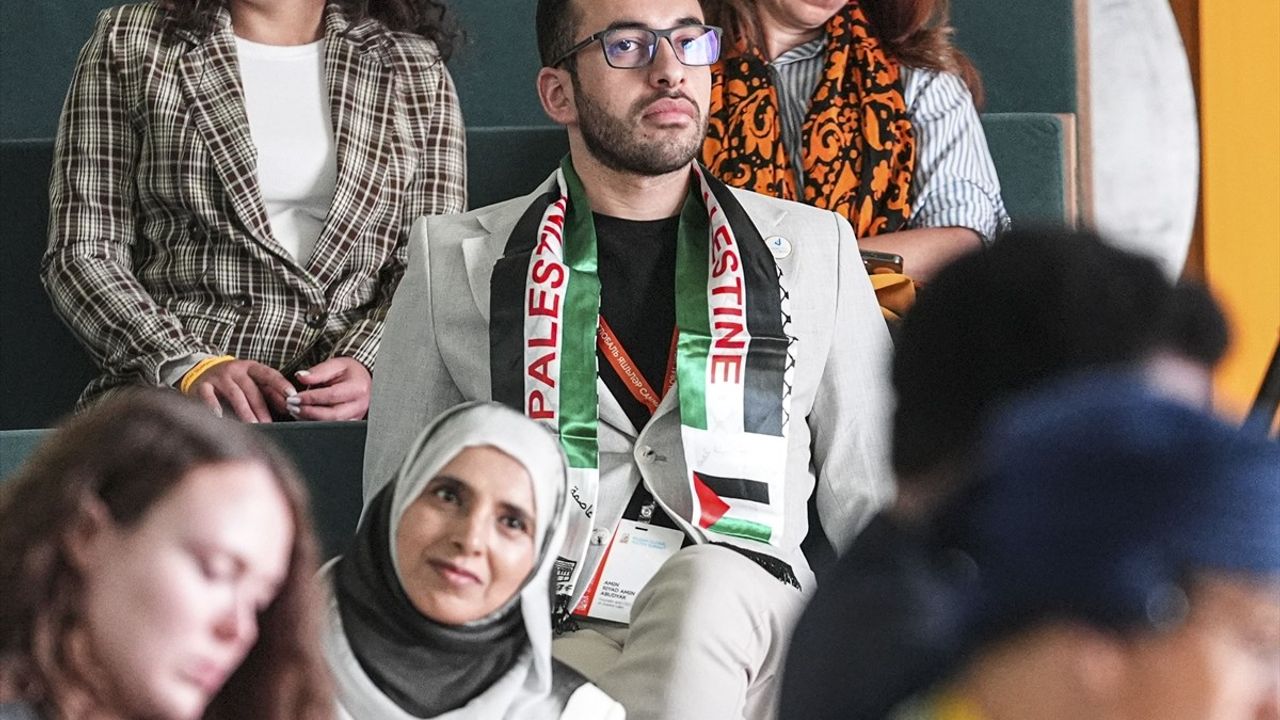 Kazan Zirvesi'nde Yeni Medya ve Yapay Zeka Eğitimin Geleceği Tartışıldı