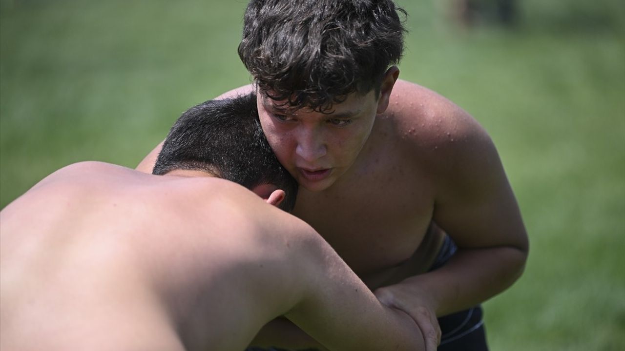 Keçiören'deki 2. Taha Akgül Karakucak Güreşleri Başladı