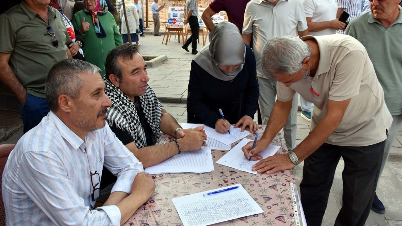 Kırıkkale'de Gazze İçin İmza Kampanyası: İsrail Saldırılarına Tepki
