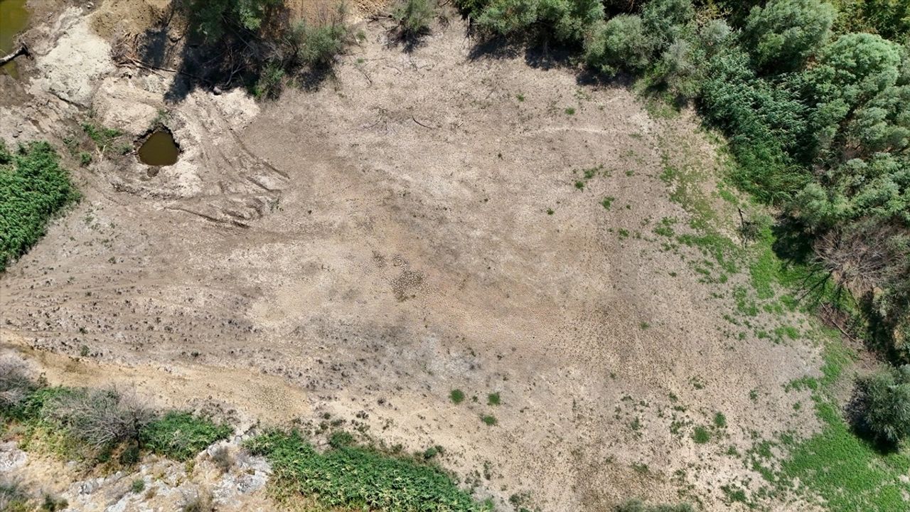 Kırklareli'nde Aşırı Sıcaklar Teke Deresi'ni Kuruttu