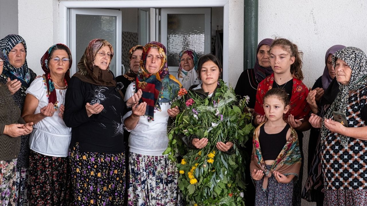 Kırklareli'nde 'Yağmur Dadalası' Geleneği Yeniden Canlandı