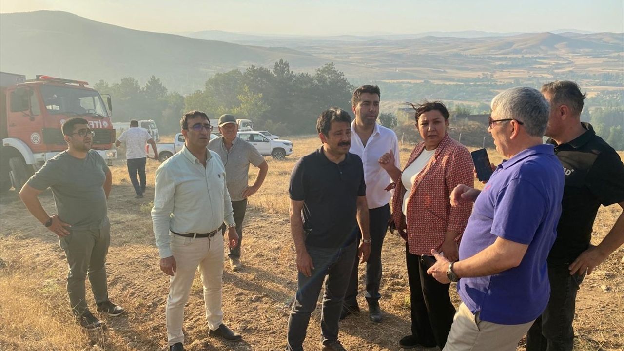 Kırşehir'de Merada Yangın: Kaman'da Müdahale Sürüyor