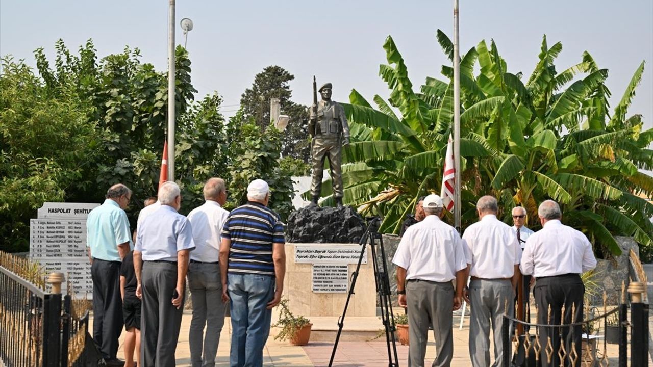 KKTC'de Haspolat'ta 51 Yıl Önce Şehit Olan 15 Mehmetçik Anıldı