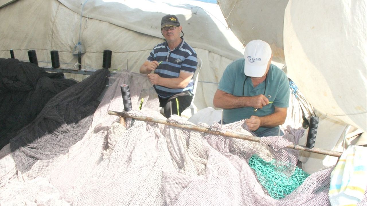 Kocaeli'de Balıkçılar, Av Sezonuna Hazırlanıyor