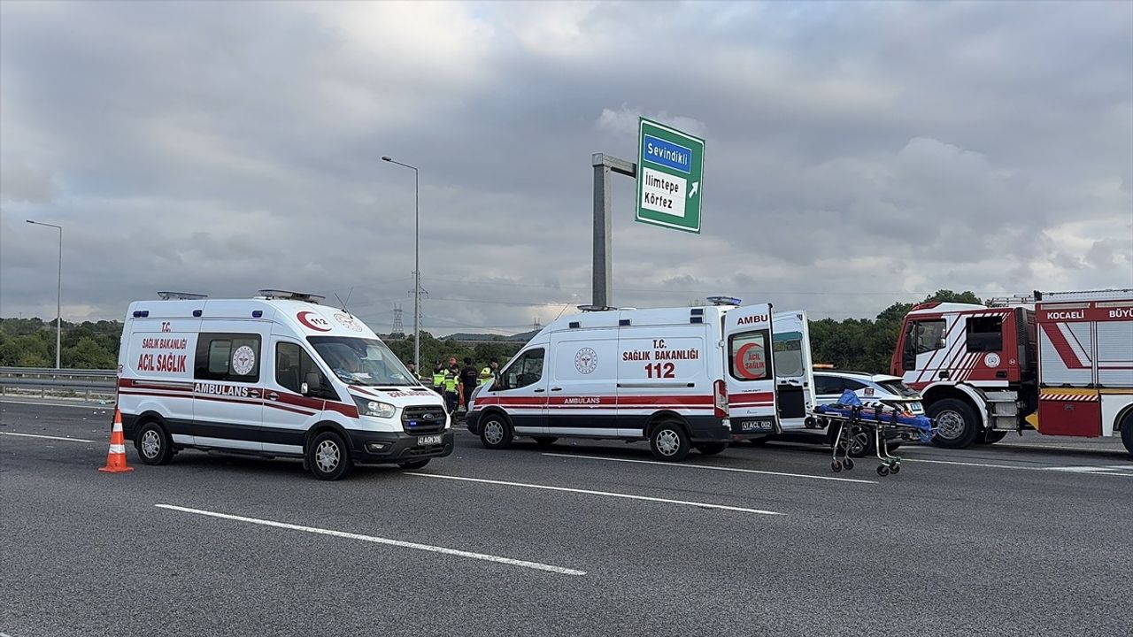 Kocaeli'de Trafik Kazasında Annesini Kaybeden 7 Yaşındaki Çocuk Hayatını Kaybetti