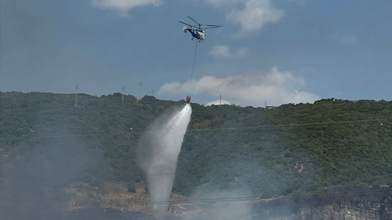 Kocaeli Derince'de Otluk Yangını Havadan ve Karadan Söndürüldü