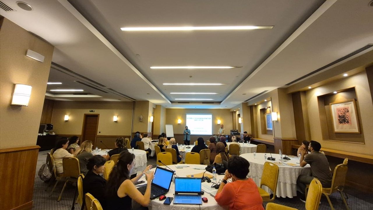 Komşu Anne Pilot Eğitimleri Sürüyor: Ev Temelli Çocuk Bakımında Yeni Adım