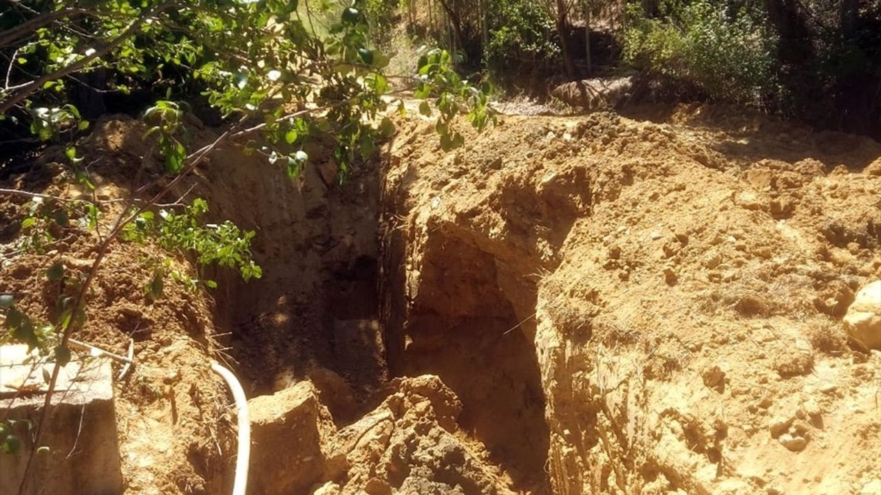 Konya'da Gölet Borusu Tamiri Sırasında Toprak Altında Kalan Baki Koç Hayatını Kaybetti