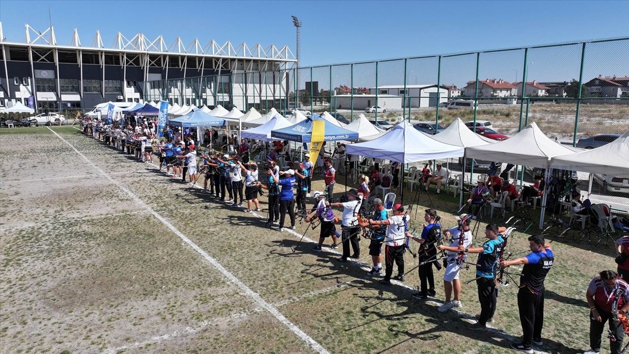 Konya'da İller Arası Okçuluk Turnuvası — 45 Şehir, 561 Sporcu