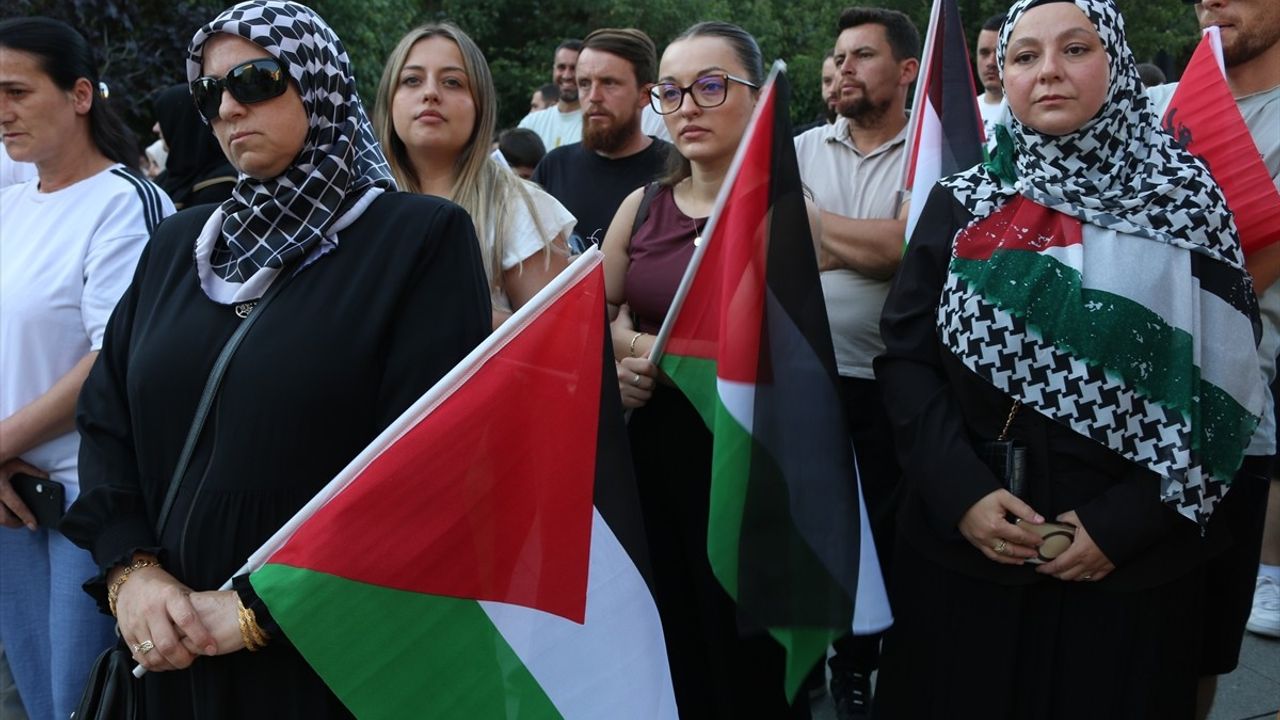 Kosova'da Filistin'e Destek Gösterisi Düzenlendi