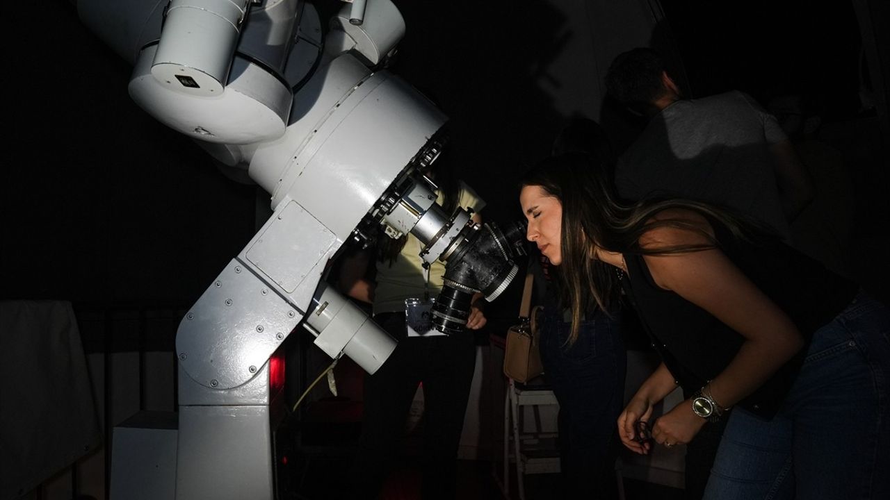 Kreiken Rasathanesi'nde Perseid Şöleni: 2 Bin 500 Kişi Gökyüzünü İzledi