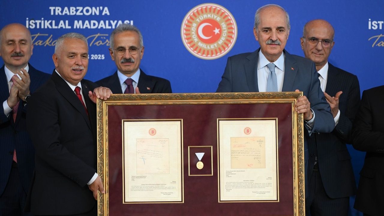 Kurtulmuş: Terörsüz Türkiye'de Pazarlık Yok — Trabzon'a İstiklal Madalyası Teslimi