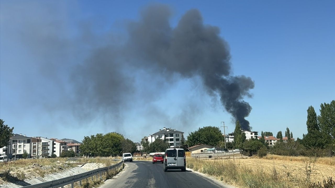 Kütahya Hava Er Eğitim Tugayı'nda Yemekhane Yangını Söndürüldü