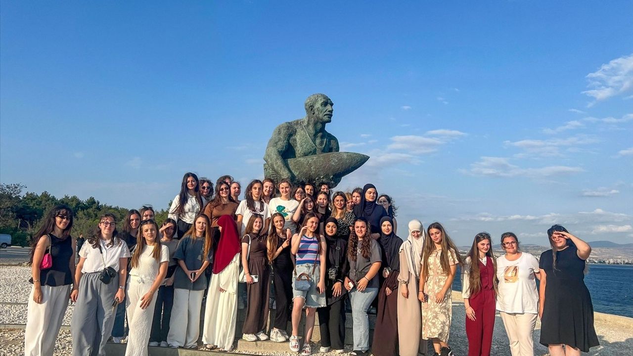 Kuzey Makedonya'dan 90 Öğrenci, TİKA'nın Desteğiyle Türkiye'yi Keşfetti